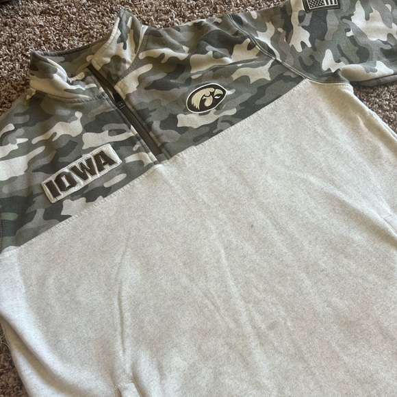 Colosseum Tan Camo Iowa Quarter Zip - Picture 3 of 4